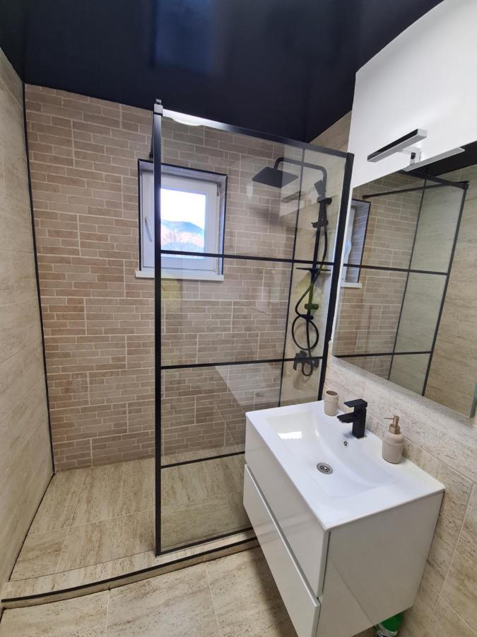 דירות Lupeni  Diamonds House 2 מראה חיצוני תמונה